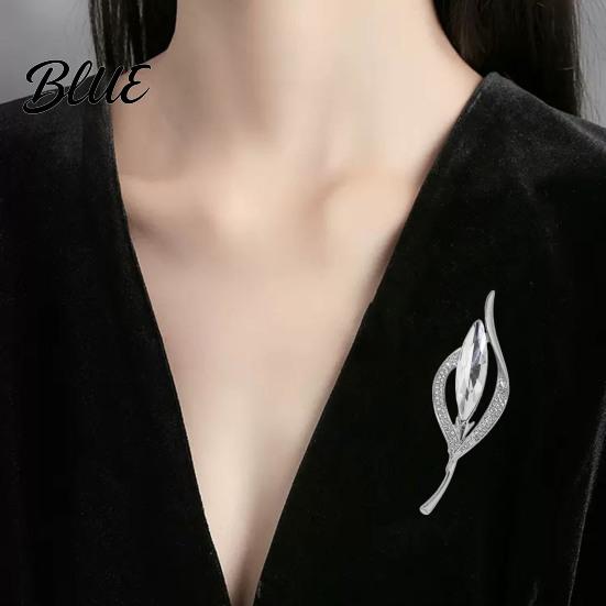 Long-lasting Brooch Common Callalily Pin for Women Rhinestones Inlaid Coat