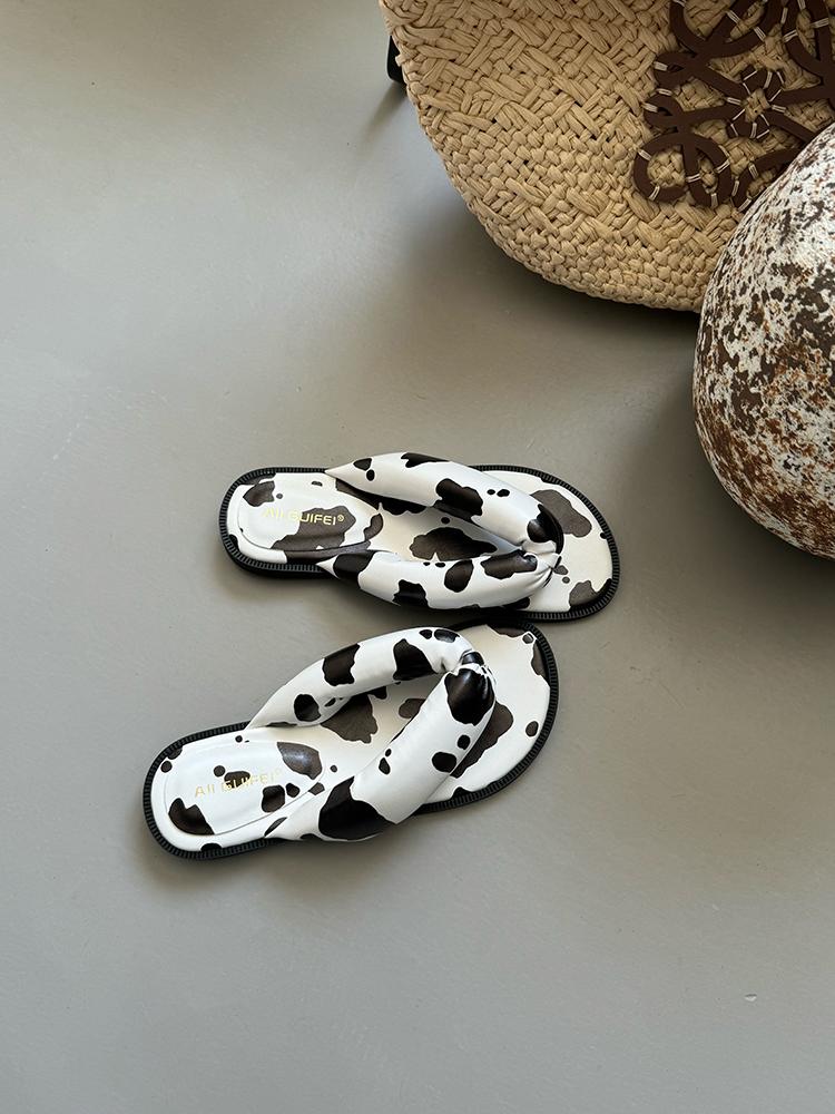 Women's Summer Japanese Simple Solid Color Herringbone Slippers Couples Wear Non Slip Soft Bottom Clamping Feet Outside