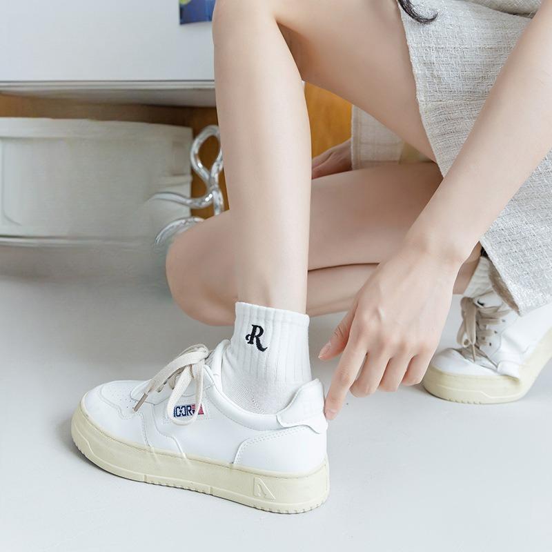 Spring and summer white socks women's embroidered short socks versatile short socks sports style women's socks student socks cotton socks thin
