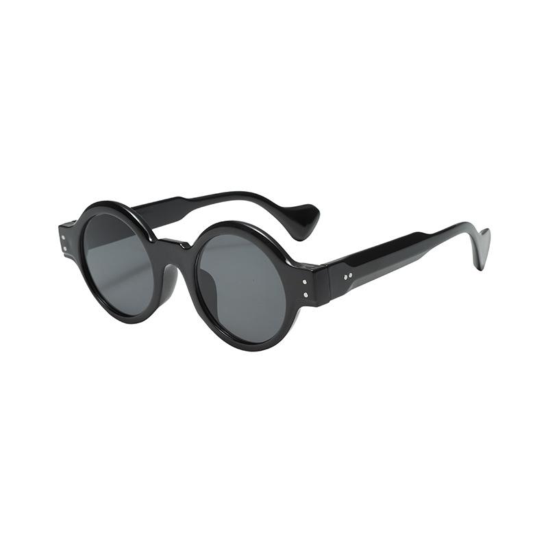 New personalized punk sunglasses for women, trendy round sunglasses, retro studded personalized sunglasses for men for travel Black Frame Gray Piece