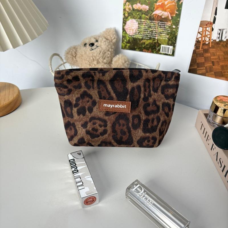 

Women s Suede Makeup Bag Retro Leopard Print Mouth Red Envelope Large Capacity Women s Handbag Portable Travel Toiletries Bag Storage Bag S 17*11*6CM