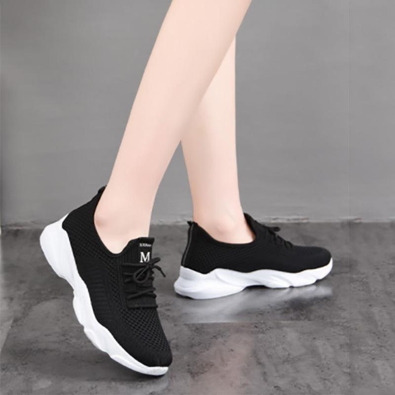 Dámské letní síťované boty Prodyšné síťované ležérní sportovní boty pro střední věk a seniory Univerzální protiskluzové látkové boty s měkkou podrážkou Bílé boty