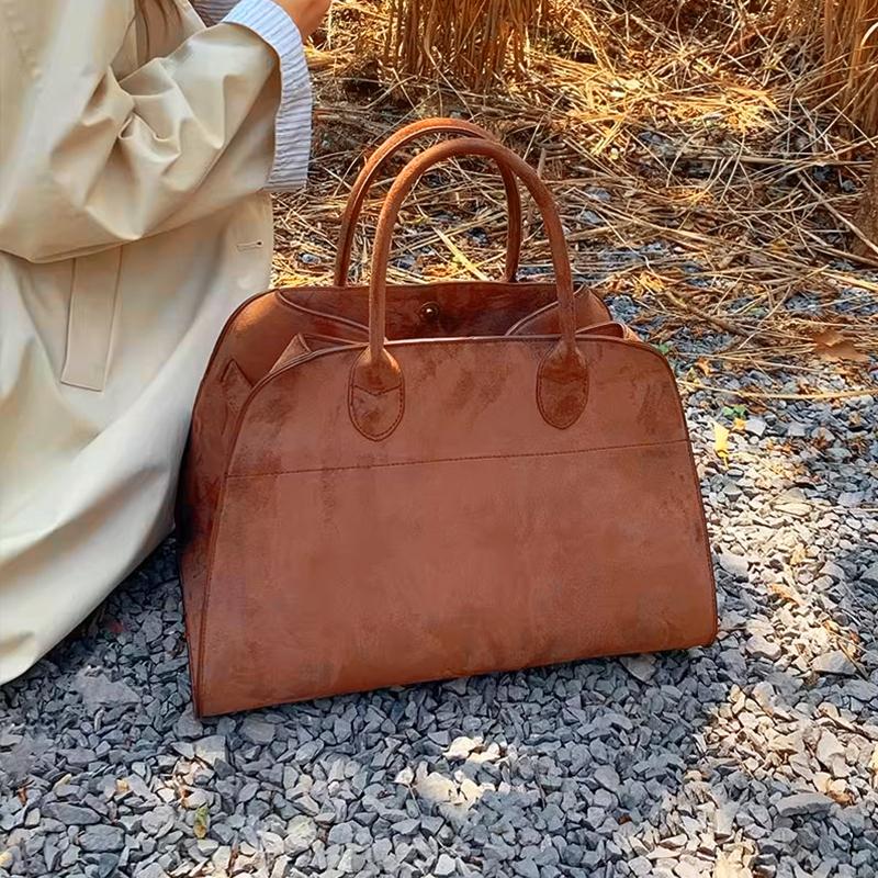 High-end Niche Design Handbags Outdoor Travel Bags Autumn and Winter New High-capacity Retro Commuter Handbags Ladies