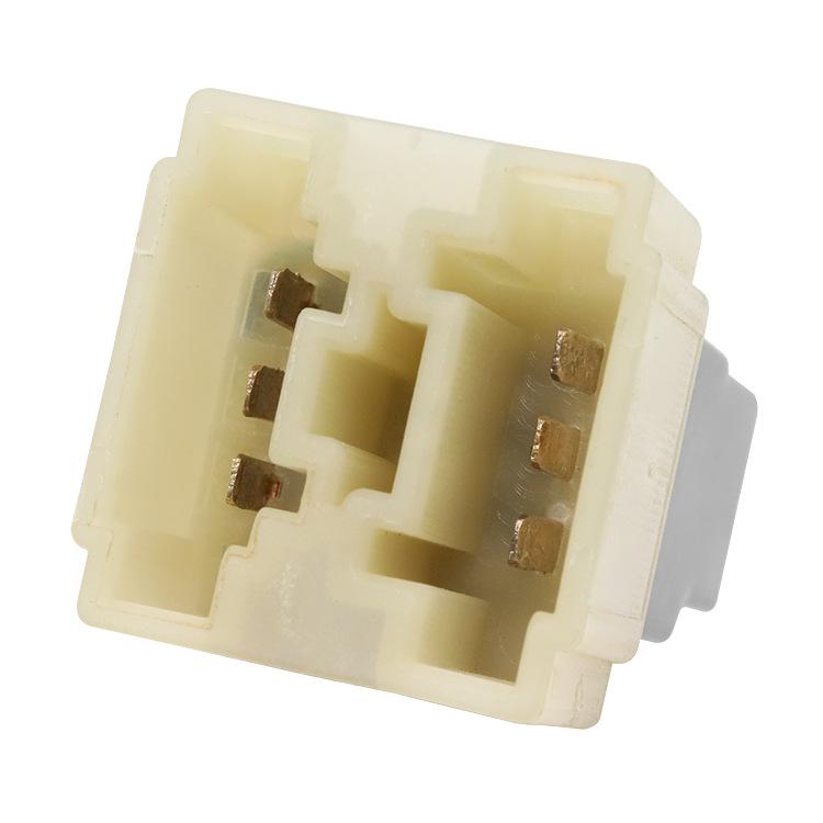 

Mercedes-Benz Brake Light Switch 0015456409 Tanner