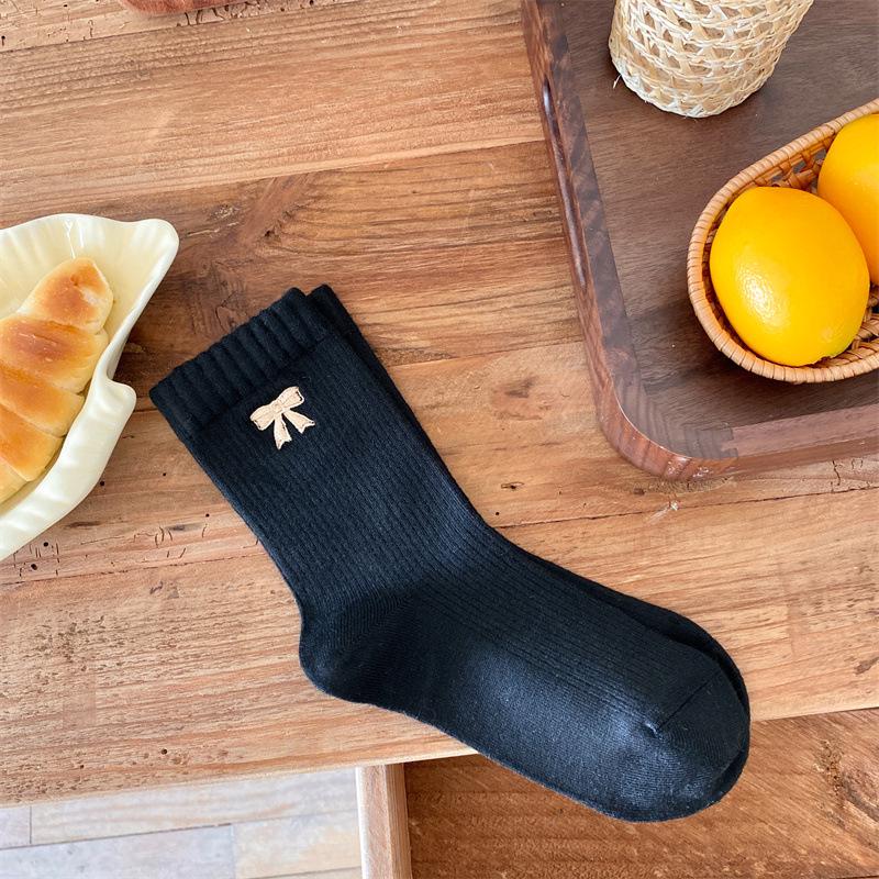 Women's Thickened Pure Cotton Mid-Calf Slouch Socks with Bow Embroidery for Autumn and Winter