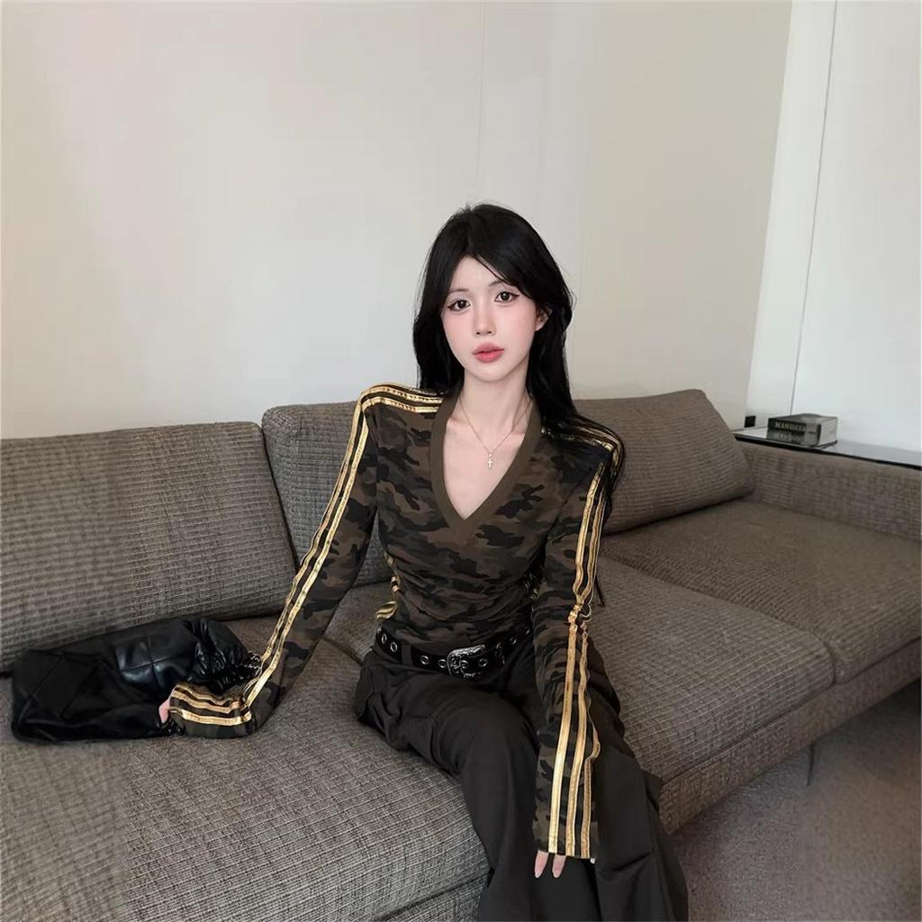 American Spice Girl Vintage Camouflage V-Neck Long Sleeve T-Shirt Women's Spring Shoulder Slim Skinny Inner Bottom Shirt Top Tide