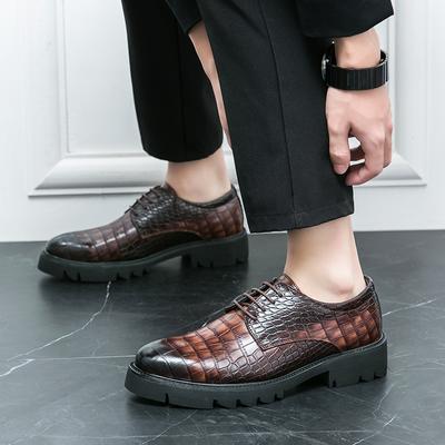 Plattform Herren Schwarze Anzugschuhe Luxusmarke Business Lederschuhe für Herren Spitz Soziale Hochzeitsschuhe Männliches Freizeit-Schuhwerk