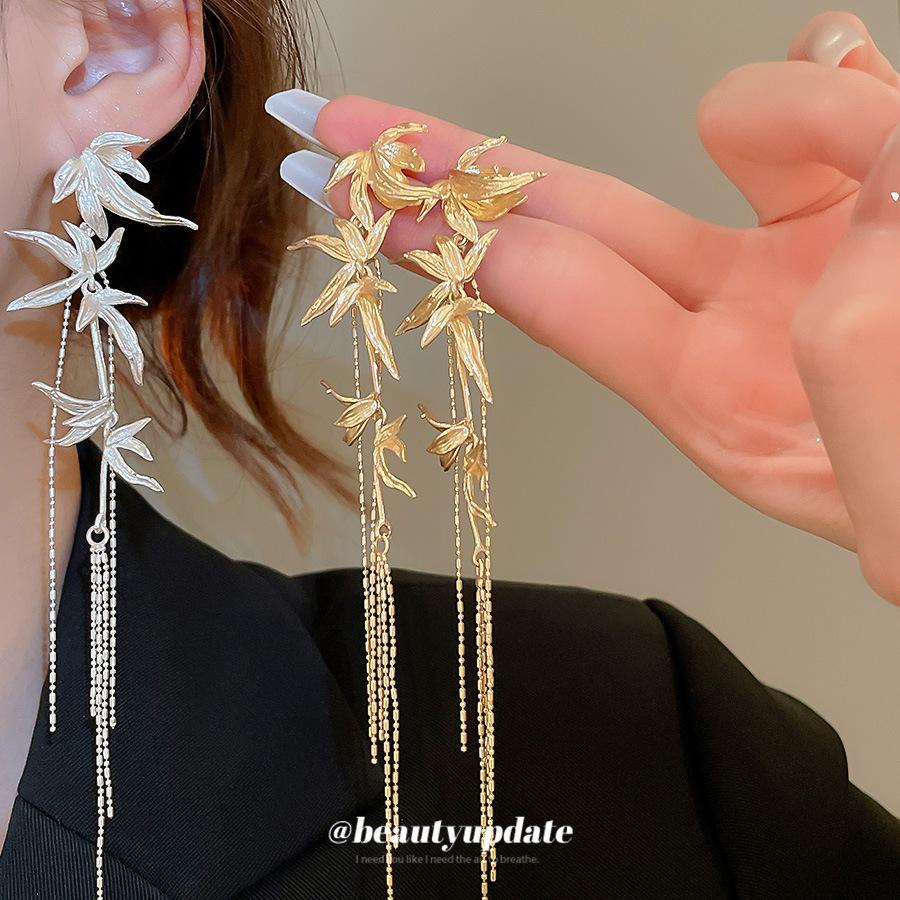 Silver Needle Bamboo Leaf Fringed Metal Earrings New Chinese Temperament Stud Earrings Earrings Earrings Design Sense Niche