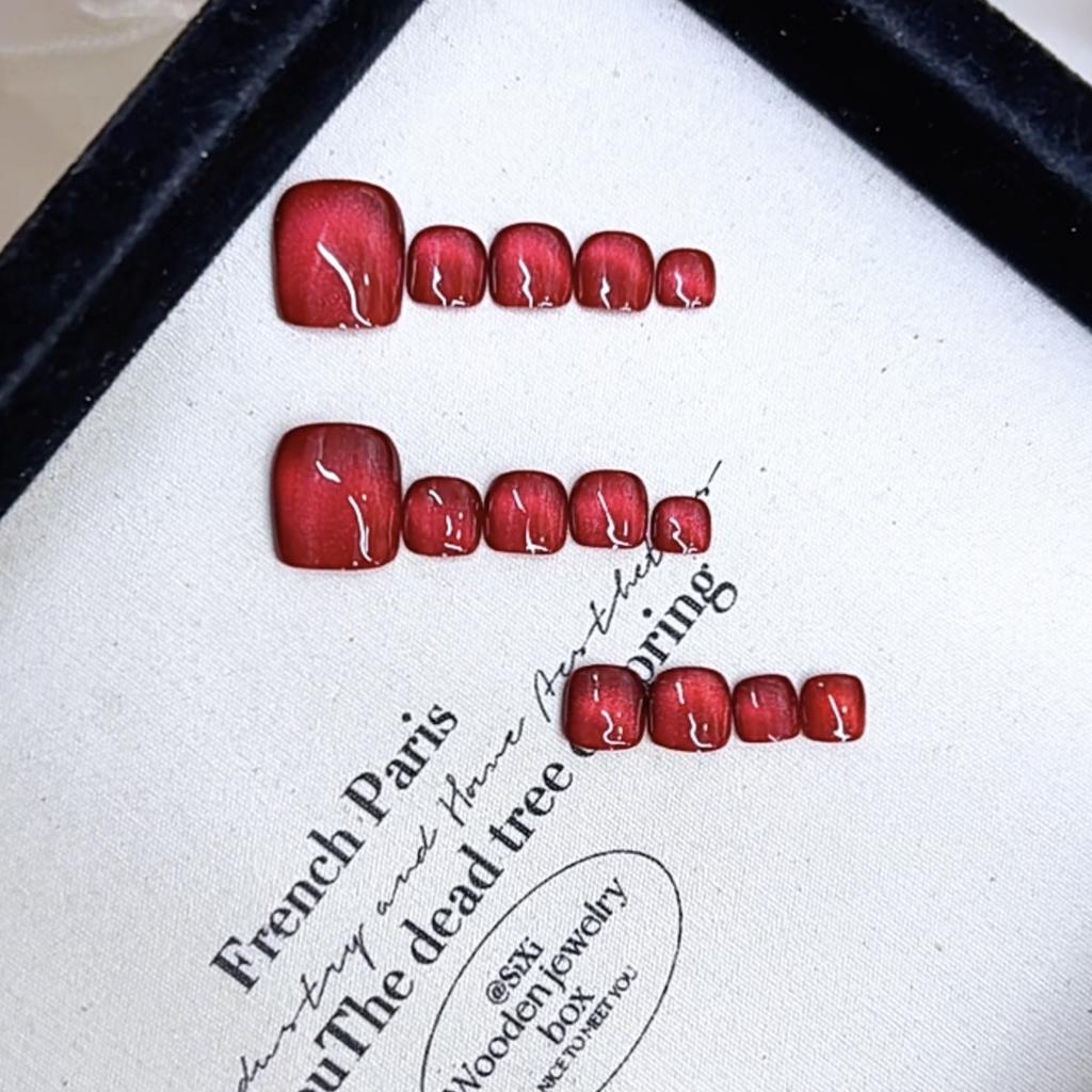Pure Hand-wearing Armor, Fourteen Pieces of Neon Temperament French Red Cat Eye Wear Nail Art Patch