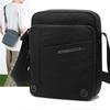 Sac à Bandoulière Homme Élégant avec Poche Zippée sur le Devant et Design Compact pour un Usage Quotidien