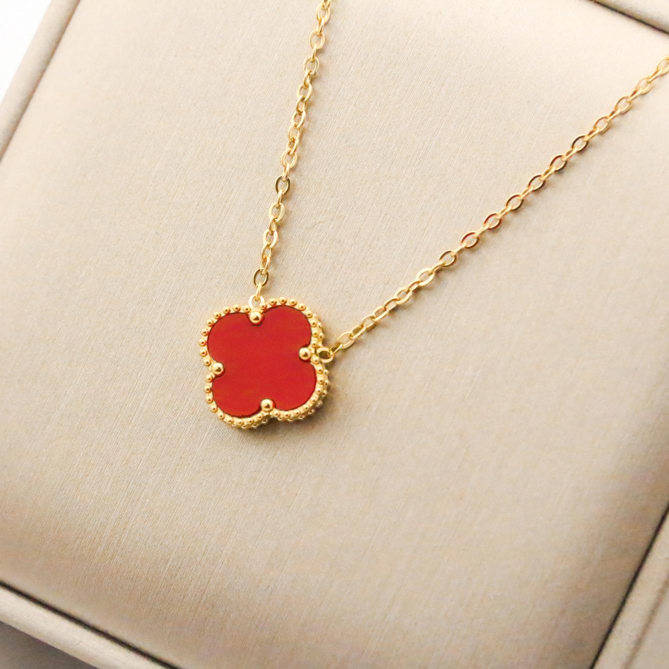 

Женское простое ожерелье из титановой стали с двухсторонним кулоном в виде четырехлистного клевера, 15 мм, цепочка-колье из титановой стали, украшение от интернет-звезды