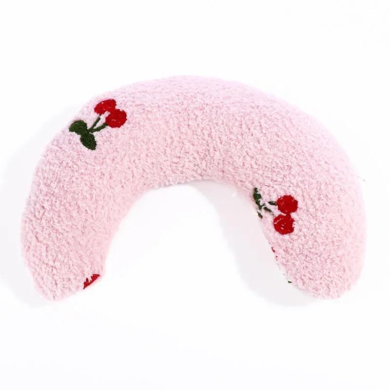 

Милая подушка для сна для кошек и собак, подушка в форме буквы U для питомцев, подушка для защиты шеи для щенков и чихуахуа, удобная подушка для глубокого сна, подголовник для котят розовый