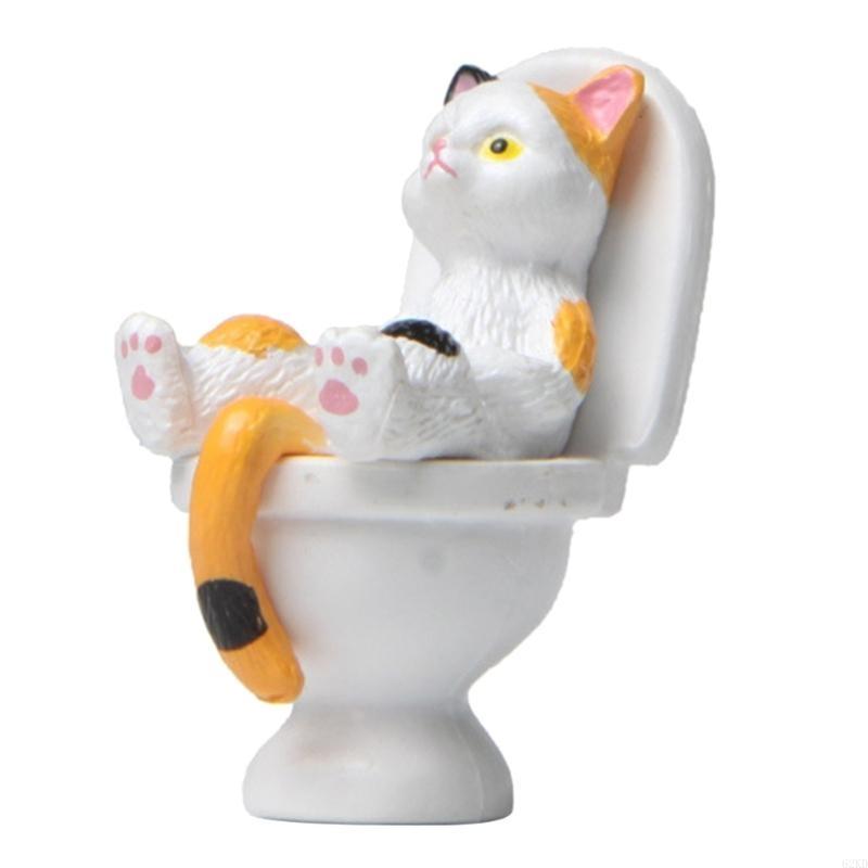 62KD on Toilet Statue Resin Sculptures for Lover Funny Figurine Garden Yard Decor