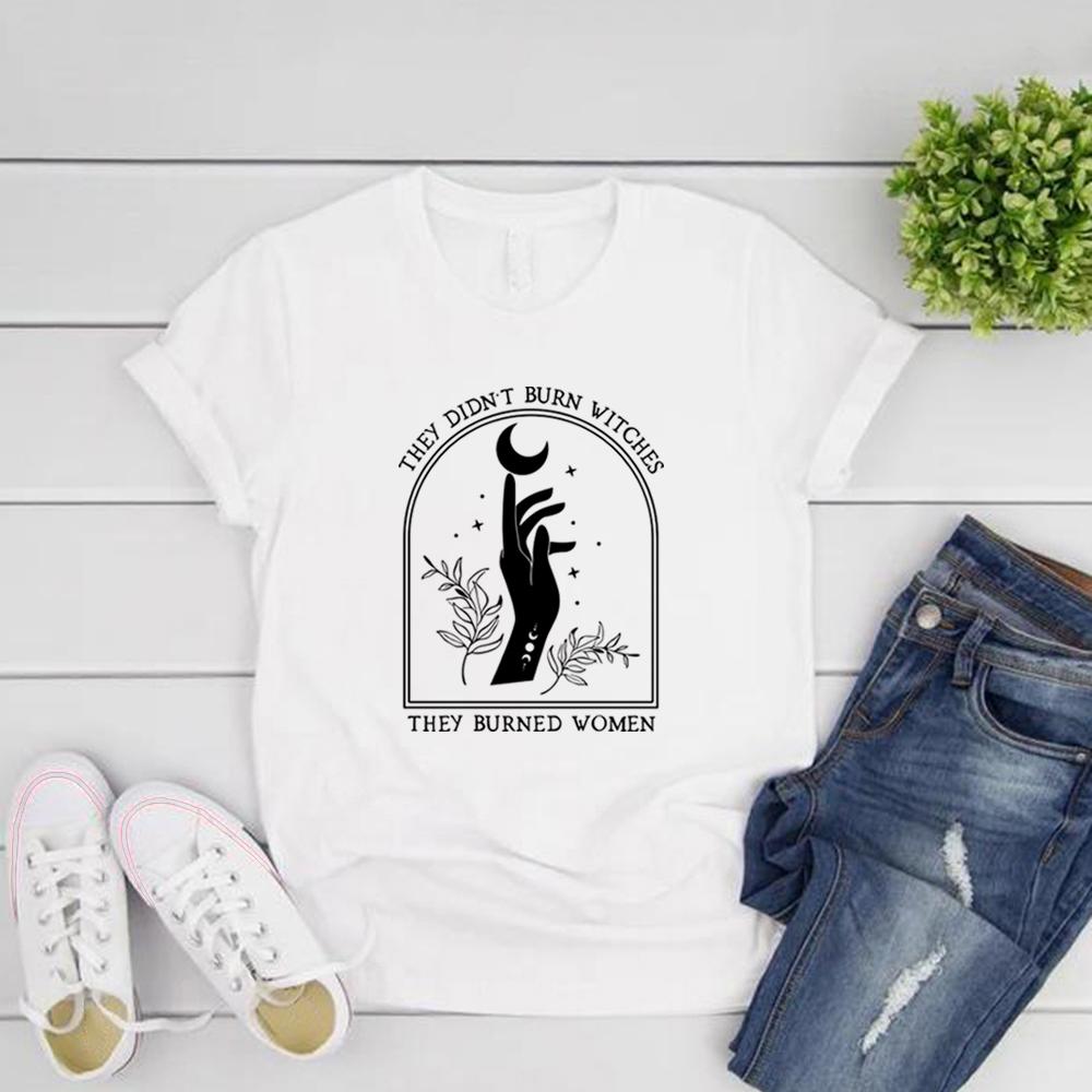 Sie verbrannten keine Hexen, sie verbrannten Frauen T-Shirt Feministische Hexe T-Shirt Kurzarm Grafik T-Shirts Halloween Feminismus T-Shirt