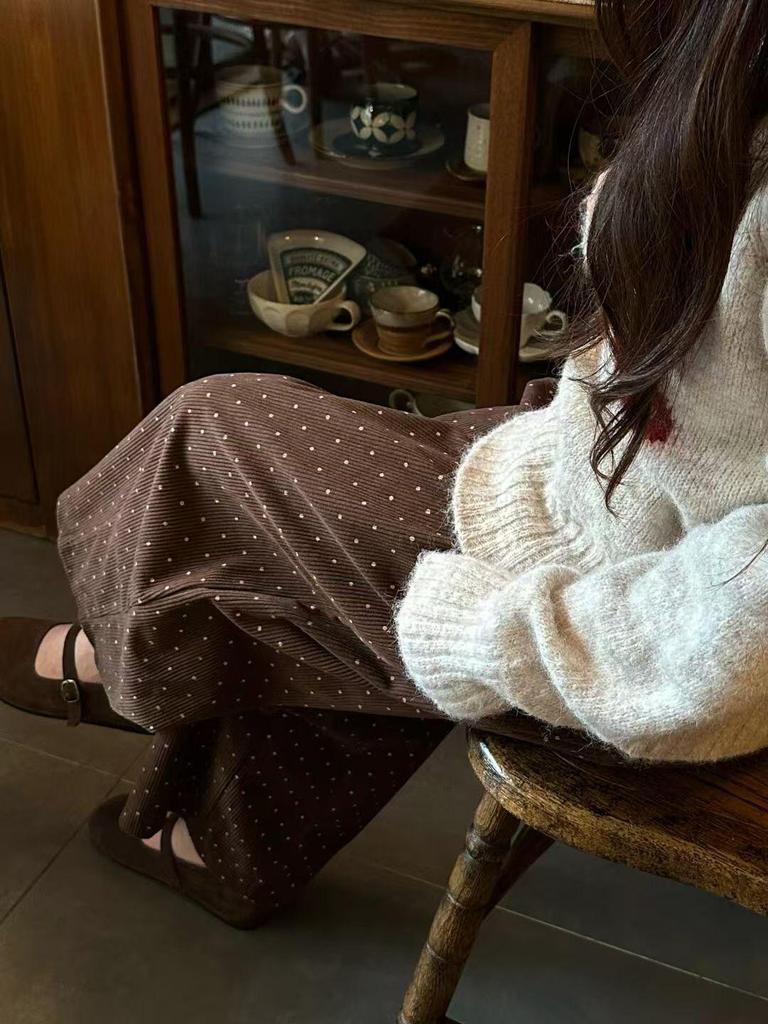 Women's Plus Size Corduroy Polka Dot Wide-Leg Pants - Korean Style, Slimming, Thickened for Winter, Casual and Petite-Friendly.