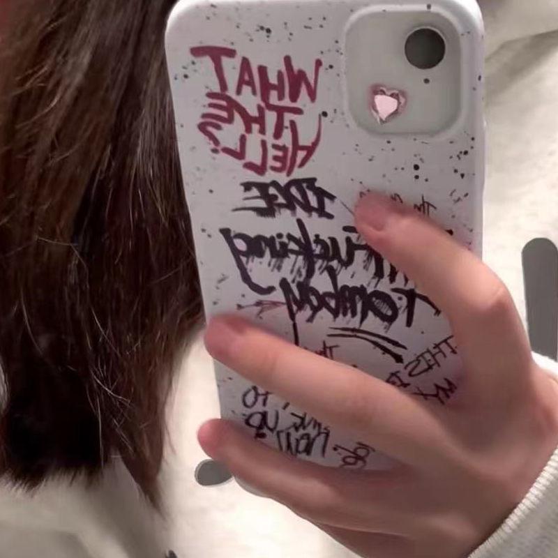 Graffiti anglický měkký obal pro iPhone 11/12/13/14 Pro/15 Pro Max v bílé barvě