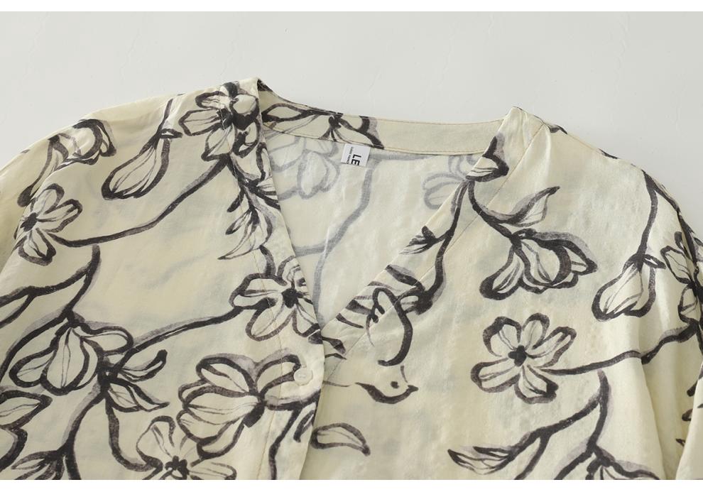 Autumn 2025 Floral Retro Style V-Neck Cotton Linen Shirt - Artistic Ink Painting, Age-Reducing, Plus Size Casual Top