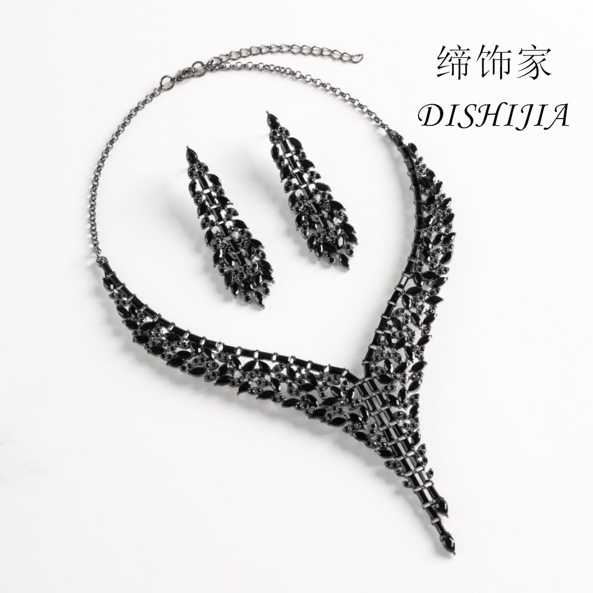 

Set of new women s fashion jewelry set luxury high-end dress accessories