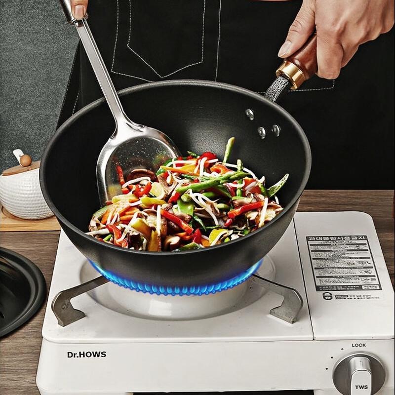 

ZISIZ Flat Bottom Frying Pan with Iron Lid