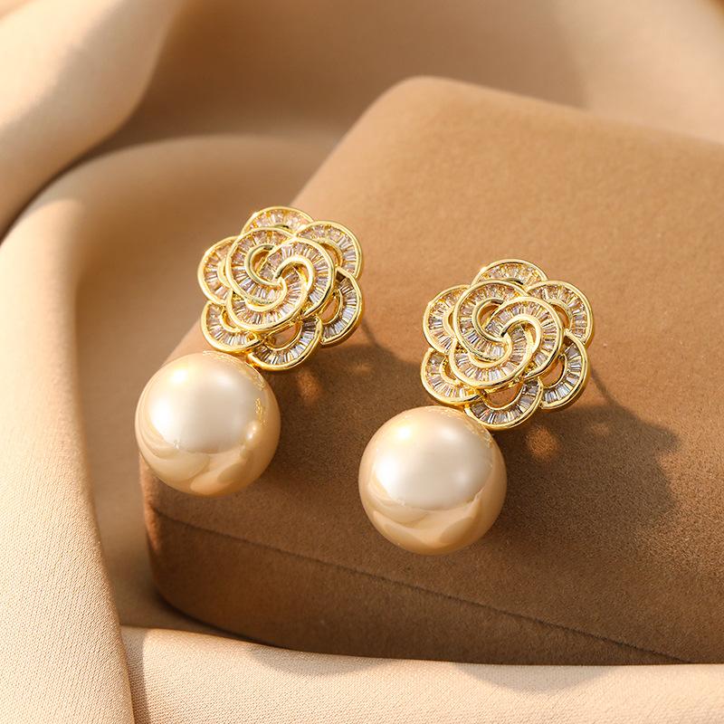 Slightly inlaid with zirconium camellia pearl earrings women's fashion niche design stud earrings and ear jewelry