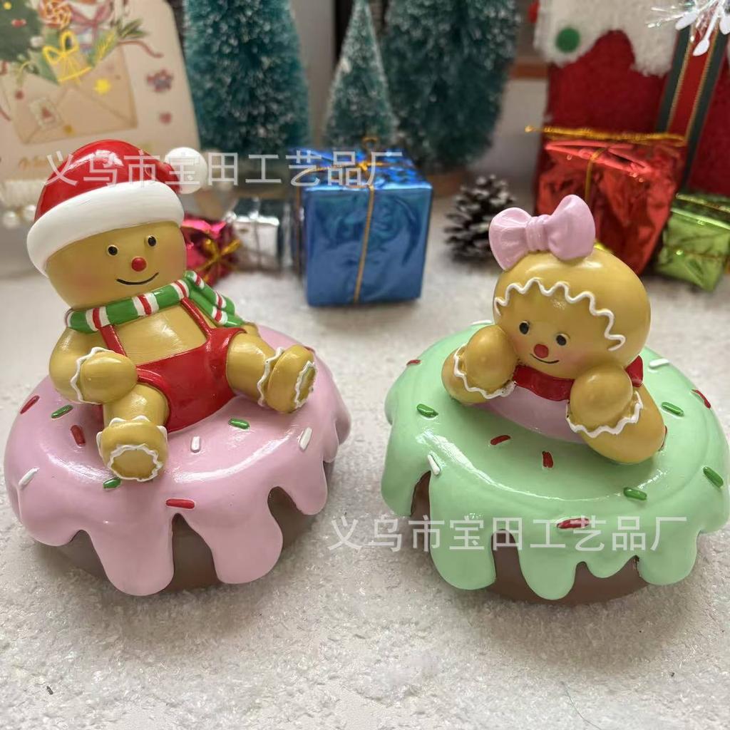 New Christmas Resin Statue Ornament Christmas Hat Bow Gingerbread Man Donut Ornament Ornament