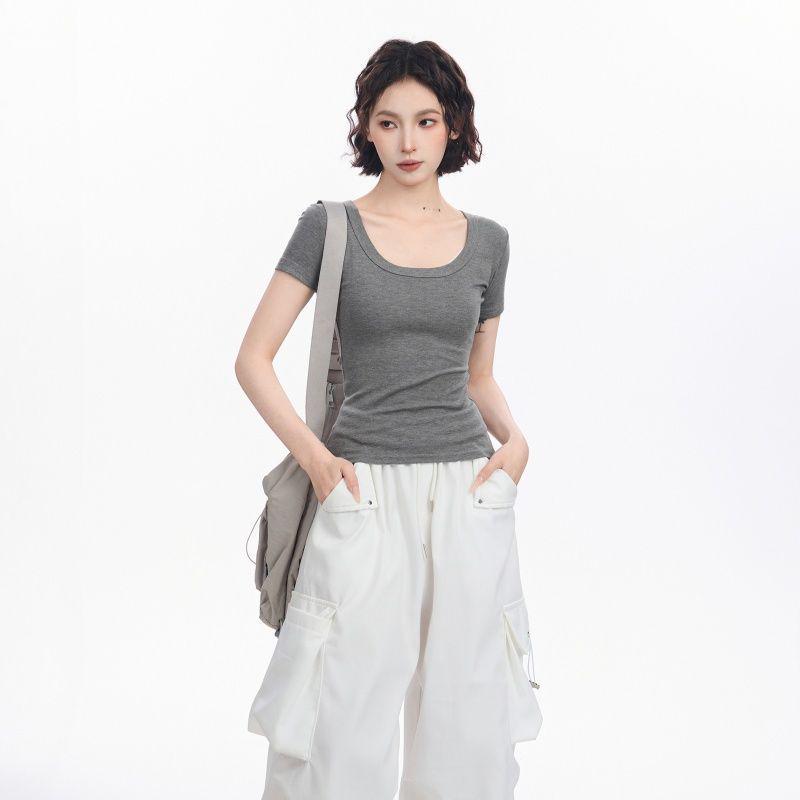 2025 Women's Gray U-Neck Slim Fit T-Shirt: Short-Sleeved, Waist-Cinching, Flattering, with Wide Neckline for Summer.