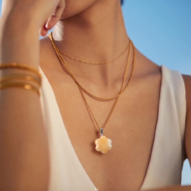 Artistic Crafted Flower Crystal Pendant Set Natural Stone Flower Pendant Charm For Handmade Jewelry And Necklace