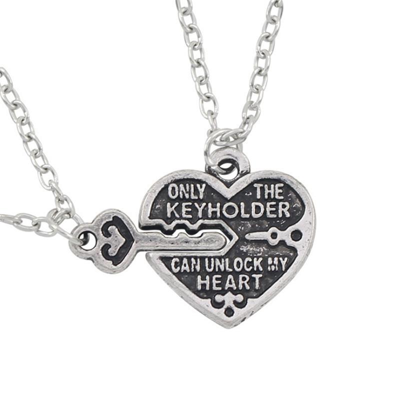 

ZRM Fashion Heart Necklace With Letters ONLY THE KEYHOLDER CAN UNLOCK MY HEART Necklace& Pendant For Girlfriend Boyfriend Gift 50cm