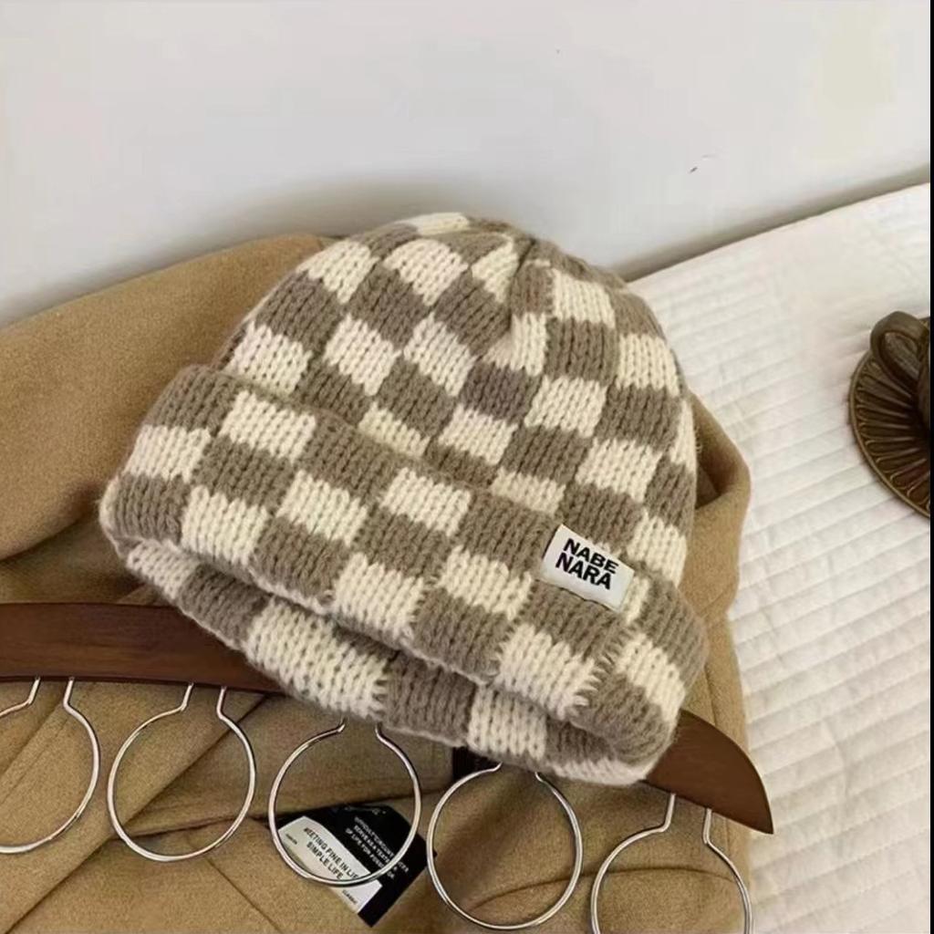 The Checkerboard Checkered Pattern Makes The Face Look Good. It's A Versatile Woolen Hat A Couple's Knitted Hat  A Cold Hat and A Woman's Ear Guard