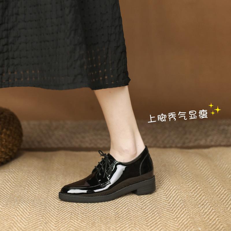 

Black small leather shoes women s soft leather spring and autumn new lace-up pointed work single shoes inner height-increasing women s shoes 39 чорний