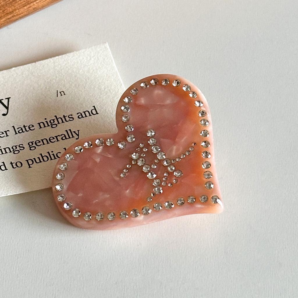 

Gorgeous Heart Shaped Duckbill Hair Clip For Women Stylish And Versatile Accessory