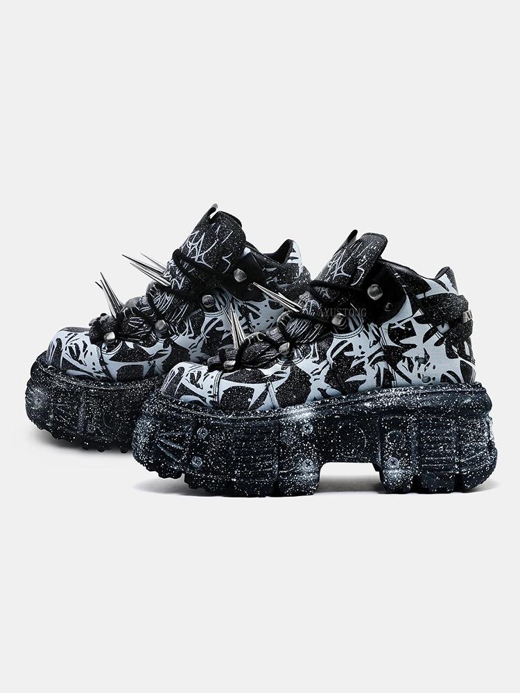 Retro Heavy Metal Platform Men's and Women's Graffiti Punk Muffin Black Rivets Small Height Increasing Dad Shoes