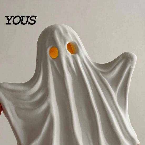 Warm Light Desktop Accents Ghost Ornament with Light, Cute Spooky Luminous Figurine, Creative Halloween Room Resin Night for Tabletop And Window