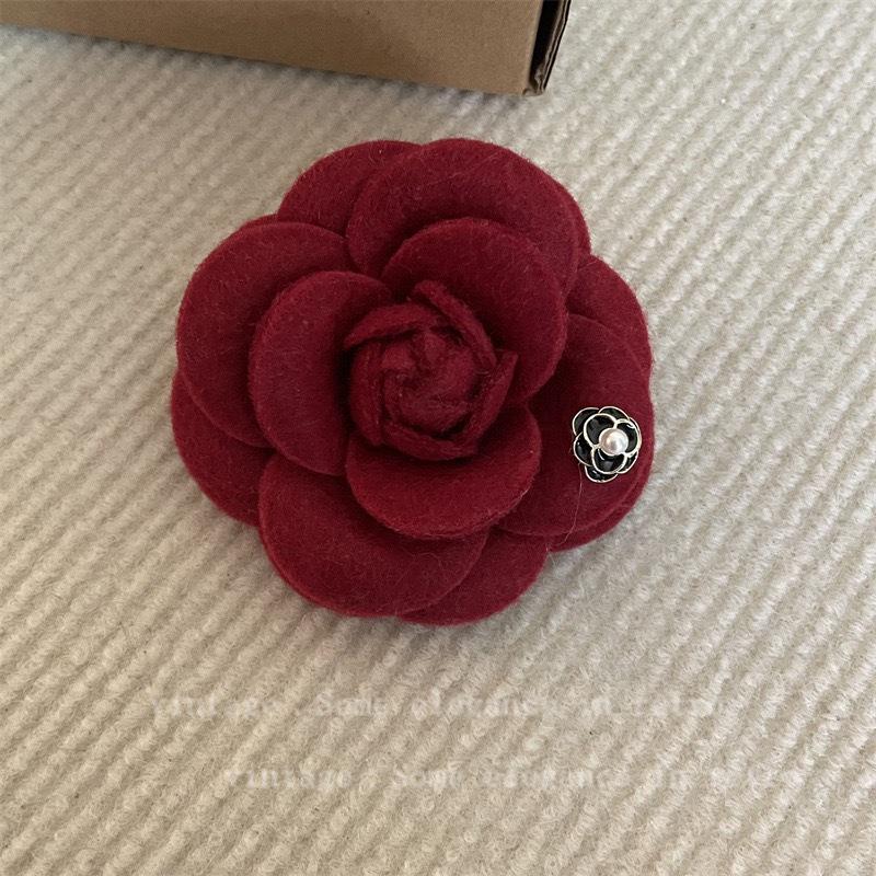 Elegant French Camellia Brooch for Women - Luxurious Fabric Flower Pin for Autumn/Winter Coats