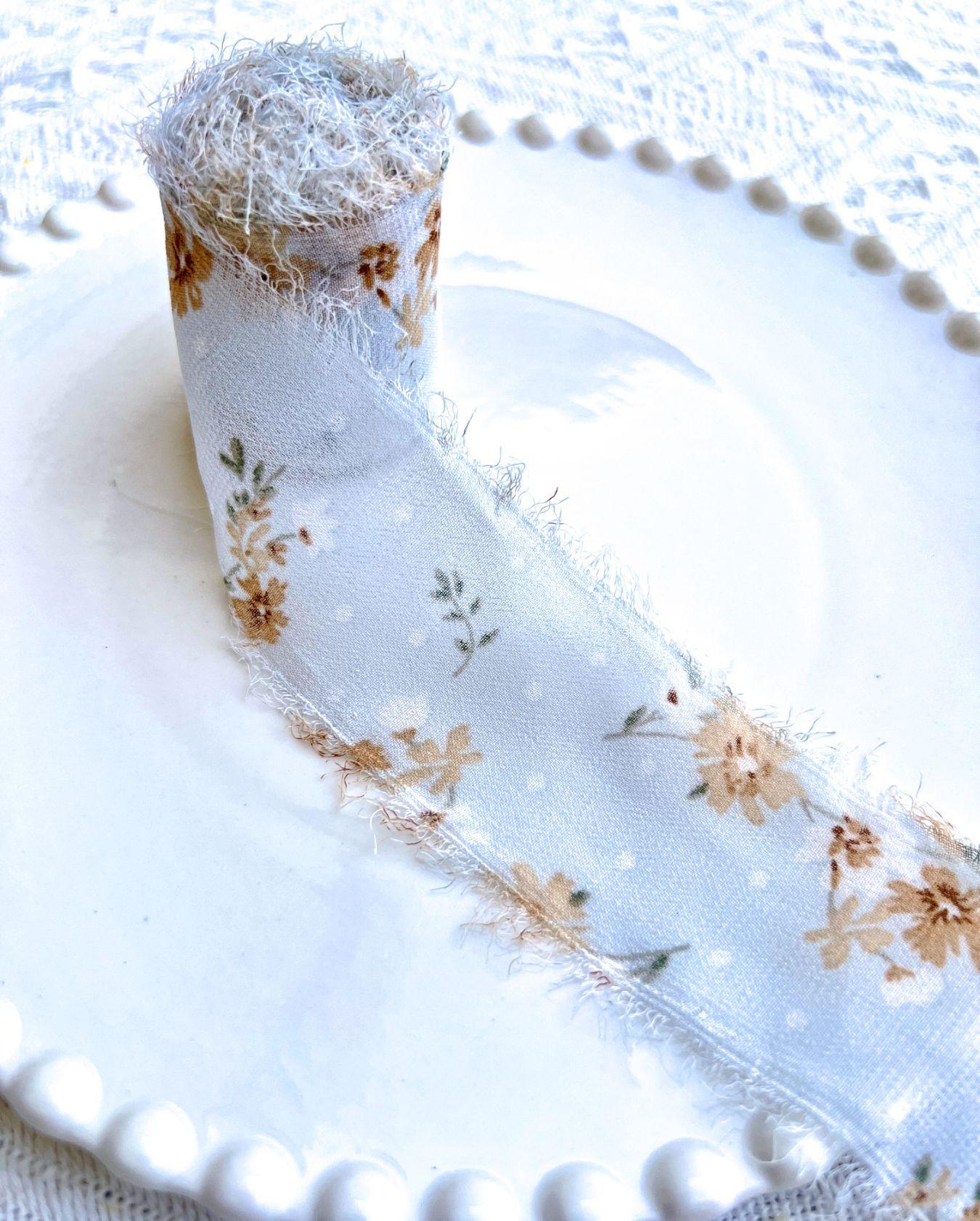 

Printed Hand Torn Edge Ribbons Rural Wind And Snow Spun Ribbons Small Fresh Flower Bouquet Straps Floral Tassel Ribbons 4cmx5m