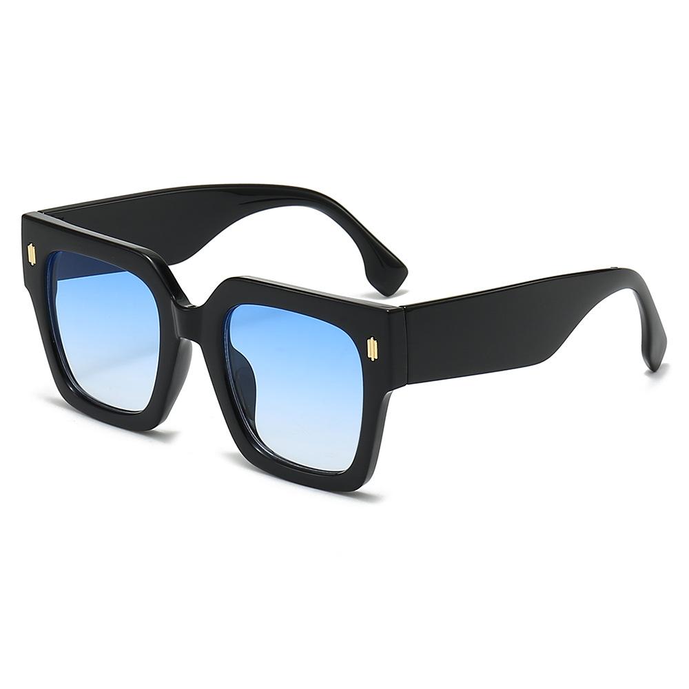 Trendy Square Sunglasses for Women & Men Fashionable UV Protection Glasses Stylish Shades for Sun Protection Must-Have Eyewear