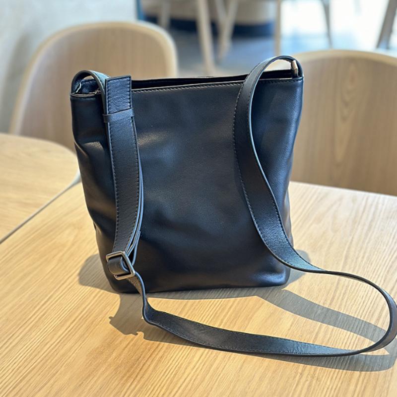 2026 New Japanese Casual Cowhide Crossbody Bag Retro All-matching Leather Women's Shoulder Bucket Bag Soft Leather