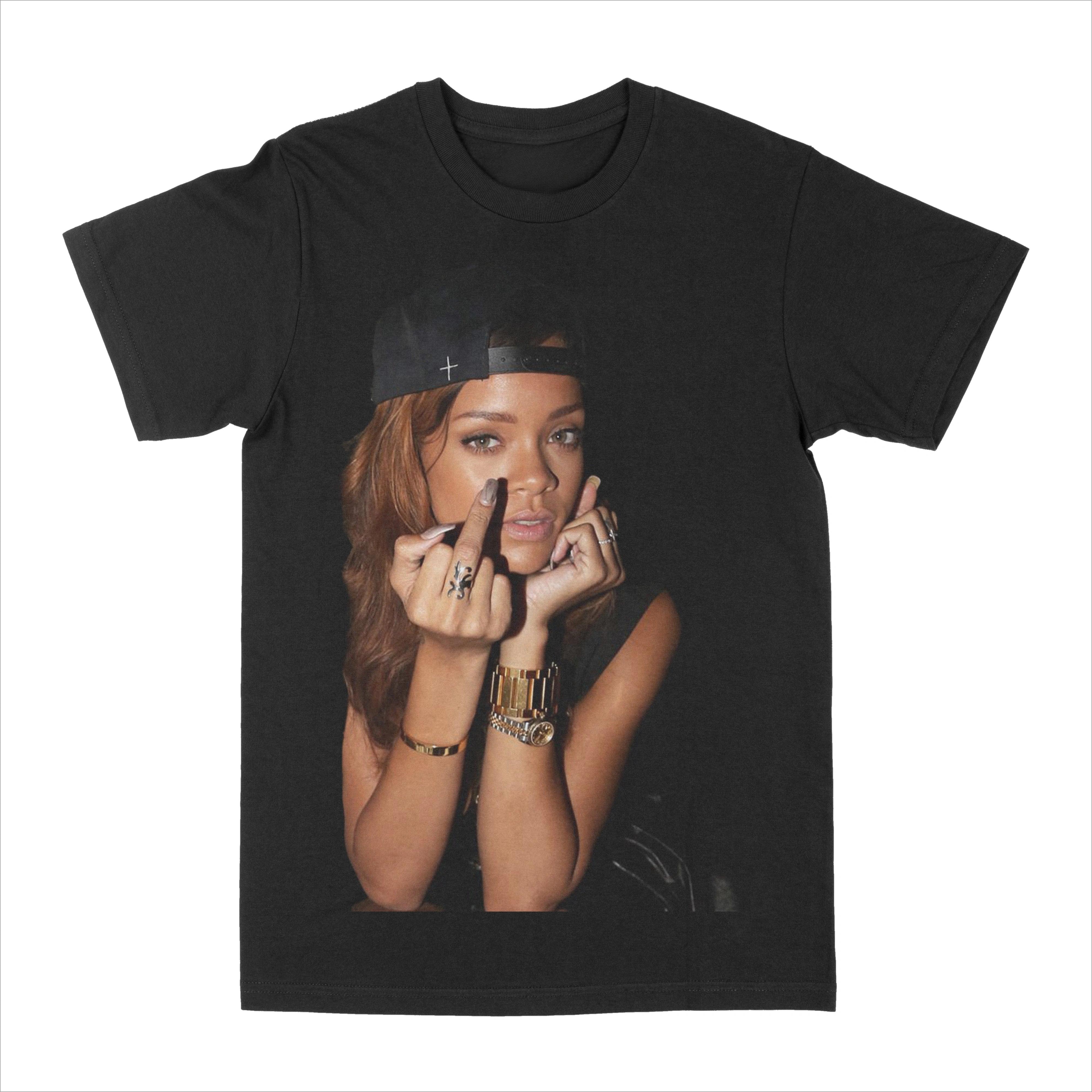 

Rihanna Flipping It Graphic Patterned Print T-shirt Summer Luxury Brand Pure Cotton T-shirts for Men and Women Short Sleeves 4XL