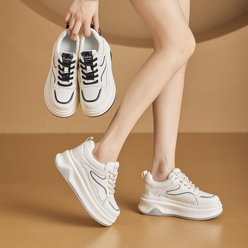 2025 autumn new leather little white shoes women's platform inner height increase sports and leisure shoes women's Korean version color matching d