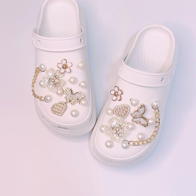 24PCS Luxury Shoe Charms Set Accessories Hole Shoe Buckle Diamond Butterfly Fiveleaf Flower Pearl Chain DIY Shoes Decorations