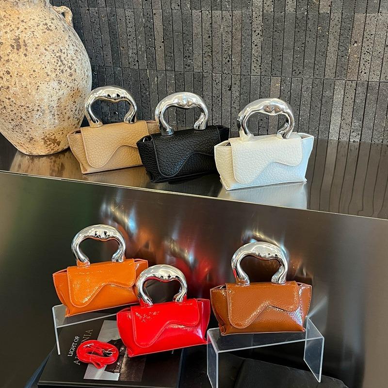 Niche design bag women's new sweetheart elf bag sweet personality messenger bag fashion hand bag