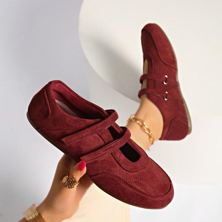 Fashion Flat Casual Shoes Ladies New Mesh Breathable Sneakers Women Breathable Light Slip on Loafers Socks Shoes Women Zapatillas Mujer
