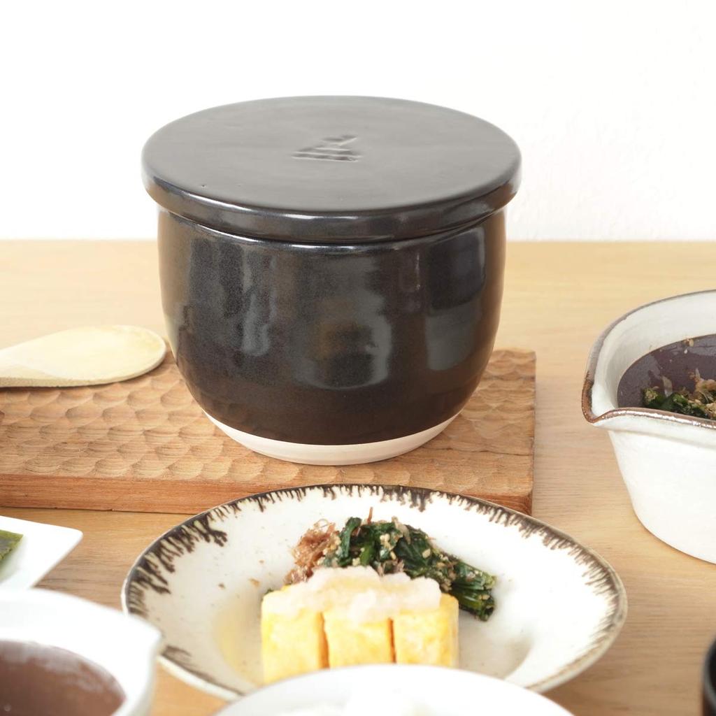 Kamoshika Douguten Ceramic Rice Container, 1.5-cup Capacity, Made in Japan, Banko Ware, Microwave Safe, Regular Size (White)