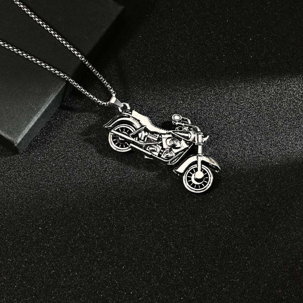 Popular European and American Simple Necklace Motorcycle Hip Hop Punk Men and Women Long Sweater Chain Jewelry Pendant