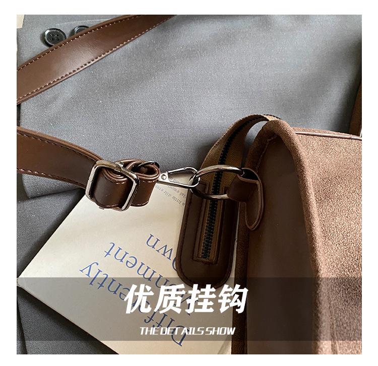 Trendsetting Matte Suede Rivet Motorcycle-Style Retro Crossbody Bag 2025: Large Capacity Handbag