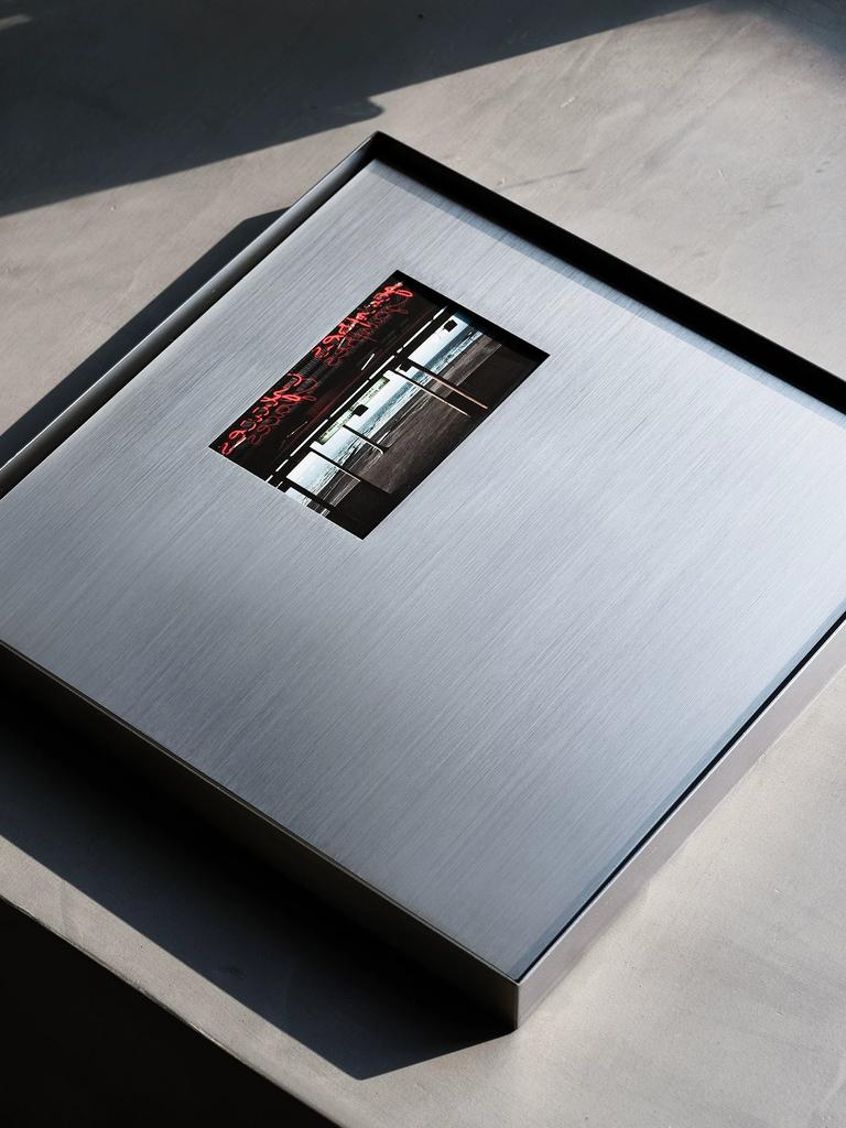 Stainless Steel Polishing Process Customized Picture Frame Wall-Mounted Square Shape Silver Matte Finish Art Photo Display Frame