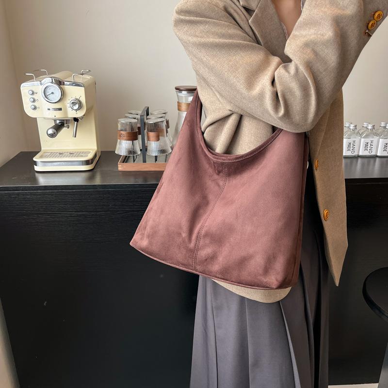 Tote Bag Women's Bag Premium Sense 2025 Winter New Large-capacity Velvet Shoulder Bag Commuter Mother and Child Bag