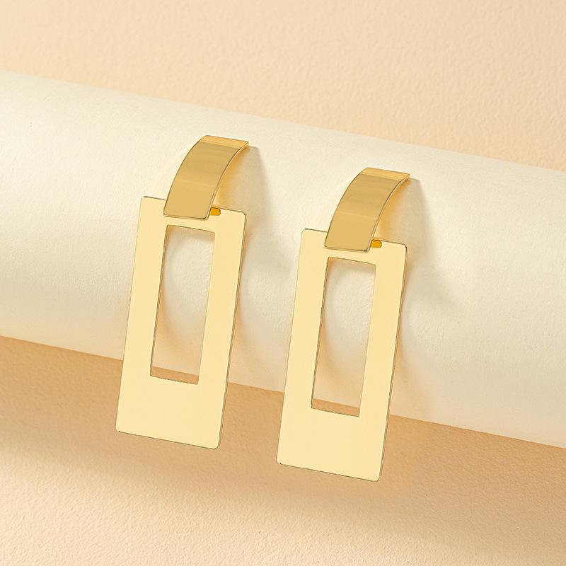 

Chic Geometric Square Earrings for Women - Bold Street Style & Face-Slimming Design