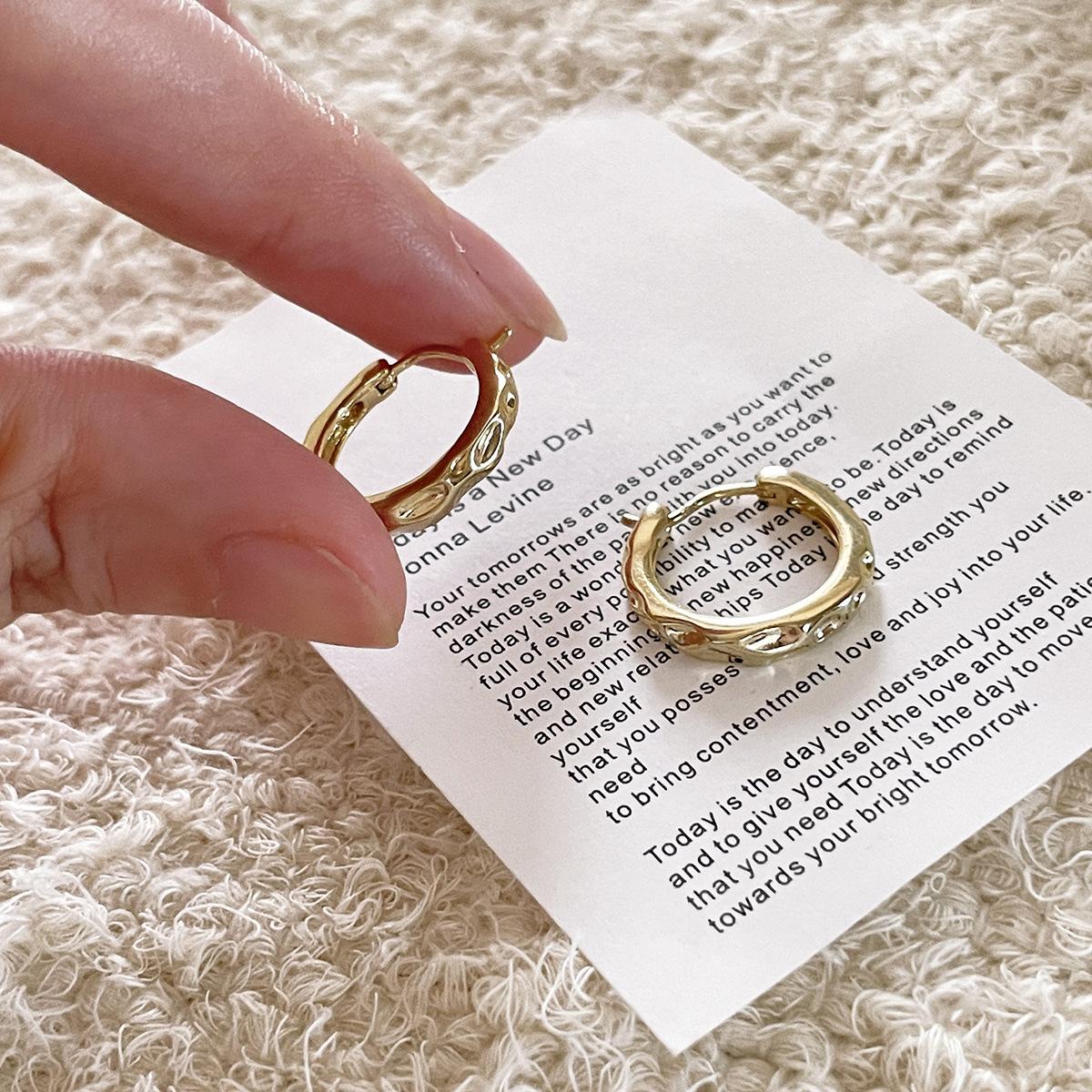 

Простые и уникальные серьги-кольца неправильной формы из жидкого металла с серебряными иглами, женские серьги в стиле легкой роскоши и моды, новые 925 silver needle