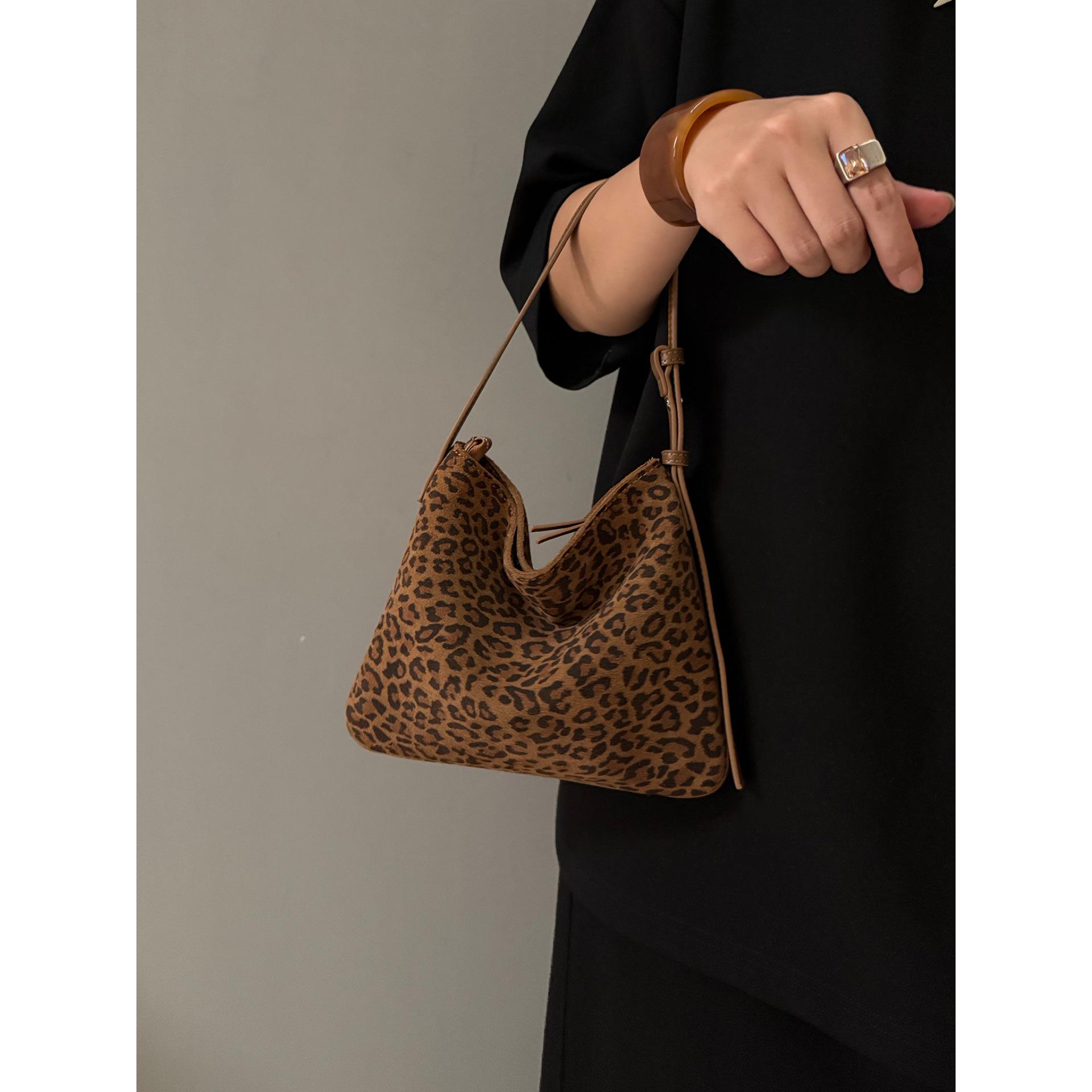 

Retro Leopard Print Small Tote Bag, Armpit Bag, Niche Design Bag, Daily Relaxation, Shoulder Messenger Bag.